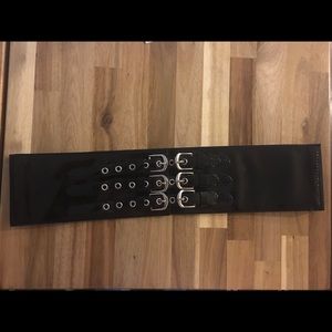 Women’s size XL wide black stretch buckled belt